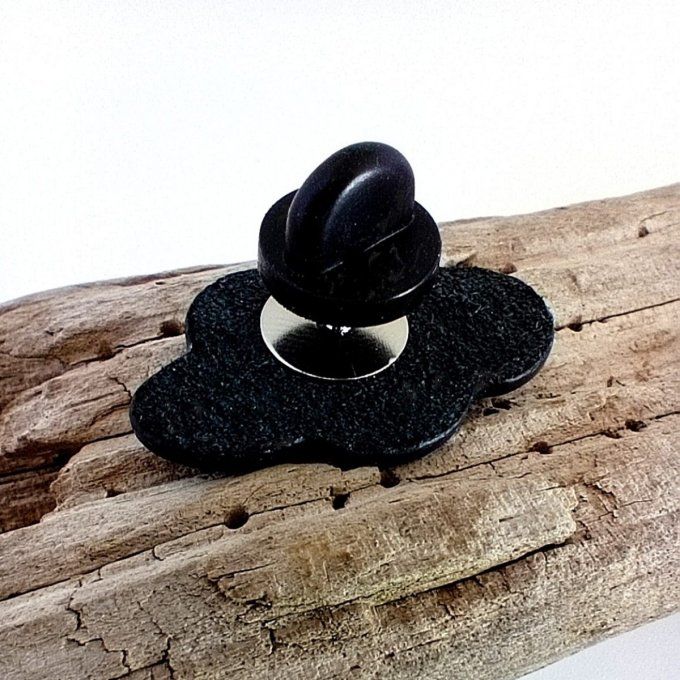 Pin's  à message en cuir noir - Lune ou nuage