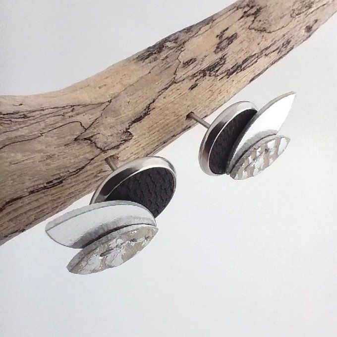 Boucles d'oreilles Pétales de lune -Éclipse, vues de dessus, clous inox argenté