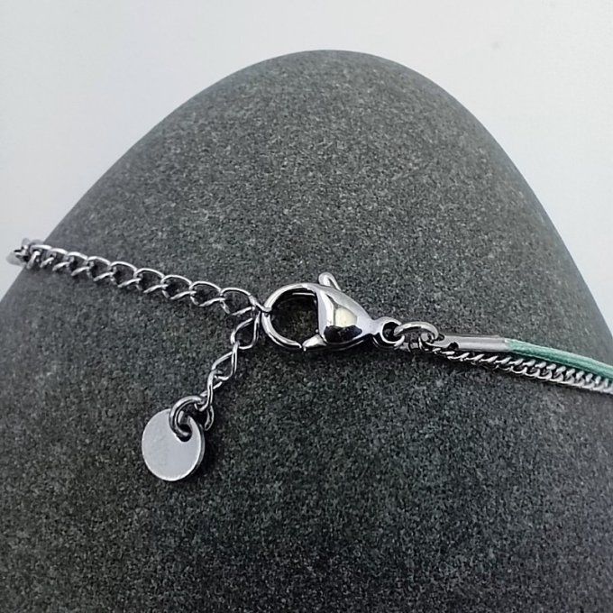 Fermoir mousqueton inox et chaînette réglable du bracelet Nymphéa coloris Mirage (violet et turquois