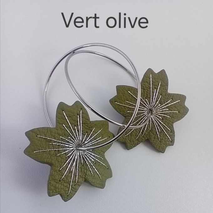 Boucles d'oreilles à fleurs - Sakura - cuir brodé main sur créoles en acier inox argenté