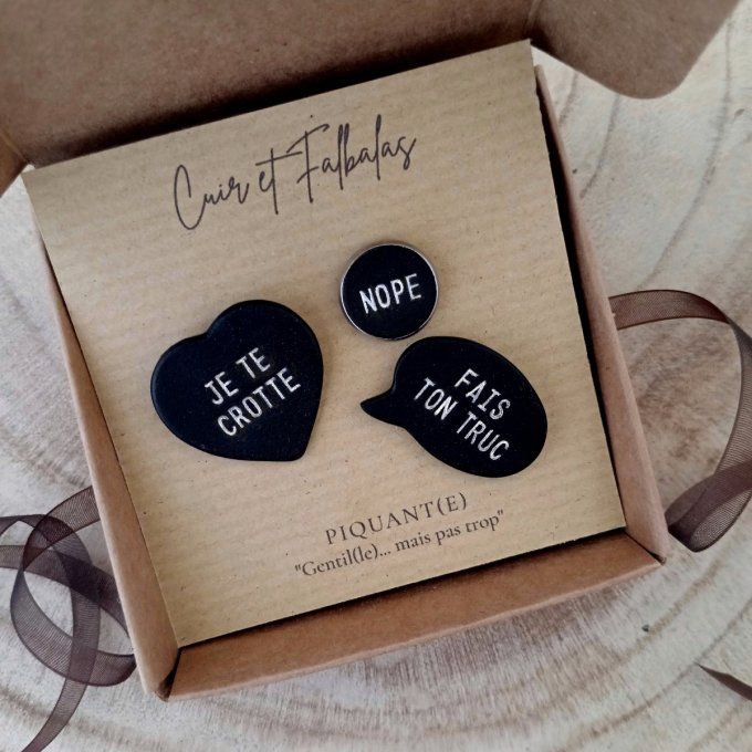Pin's en cuir noir et argenté- Pack de 3 "Piquant - Sans filtre"