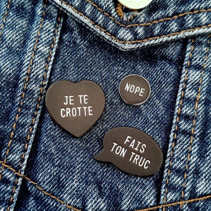 Pin's en cuir noir et argenté- Pack de 3 "Piquant - Sans filtre"